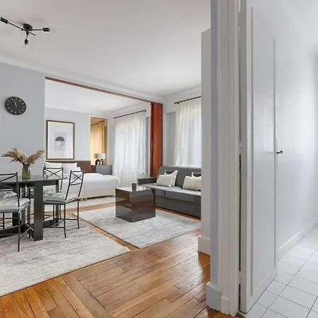 Apartament Matignon Saint-honore : Magnifique 1br Paryż