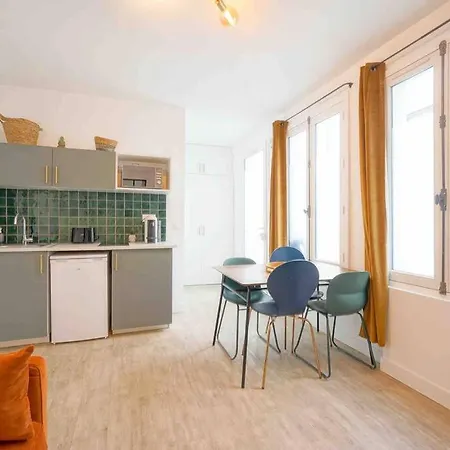 Apartment Grand Boulevard, Opera, 1 2 A 4p Paris