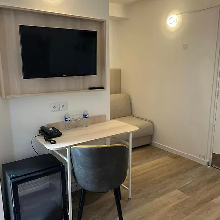 Derby Eiffel 3* Paris