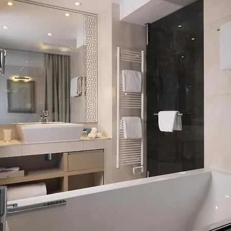 Etoile Maillot Hotel Paris