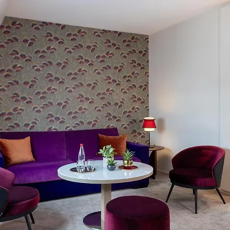 Etoile Maillot Hotel 4*