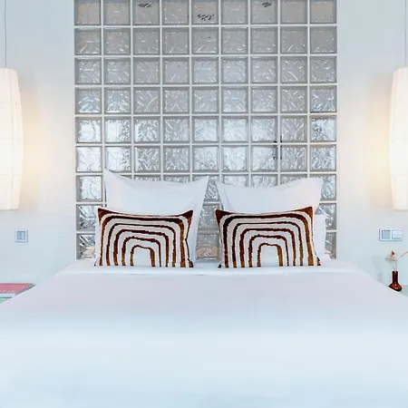 Kube Hotel