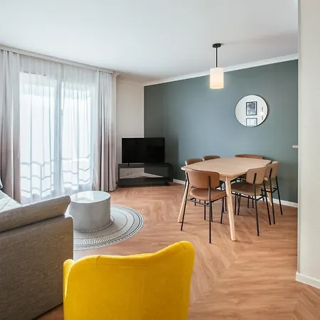 Hotel apartamentowy Adagio Buttes Chaumont 3*