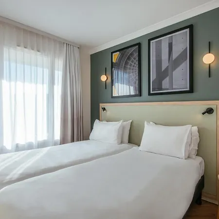 Hotel apartamentowy Adagio Buttes Chaumont 3*