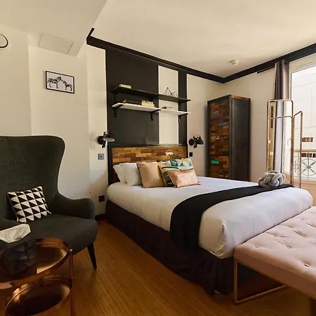 Madrigal Hotel 3*