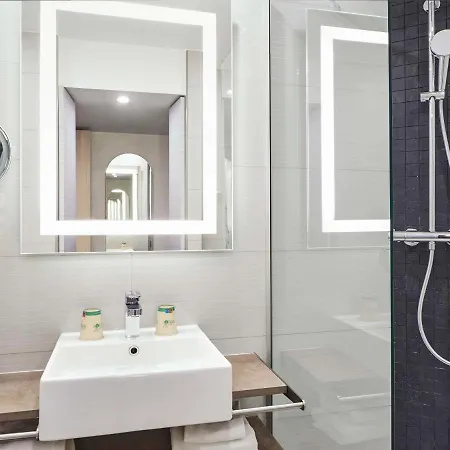 Hotel Mercure 15 Porte De Versailles 4*