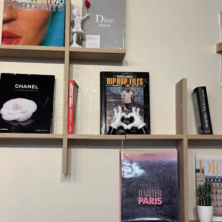 21a Marechal Foch Avenue Champs-elysees * Paris
