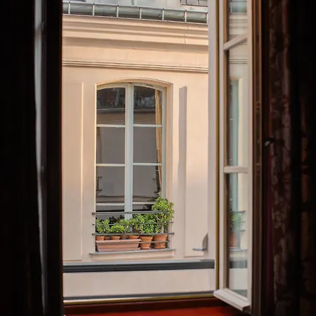 Hotel Du Petit Moulin, Haute Couture By Lacroix Paris