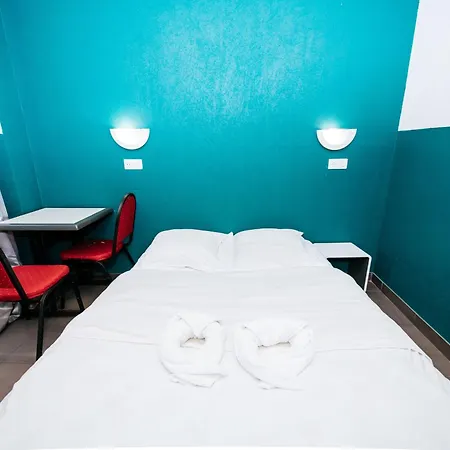 Hotel De La Poste Paris