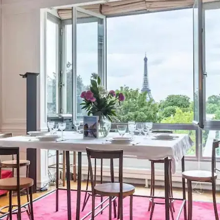 4 Bedroom Luxury Eiffel Tower Paris