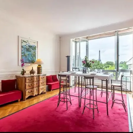 Apartment 4 Bedroom Luxury Eiffel Tower