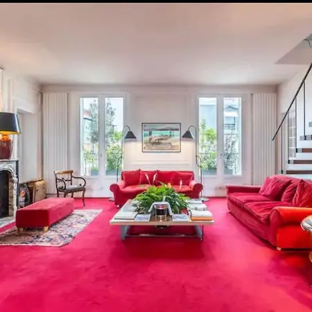4 Bedroom Luxury Eiffel Tower *