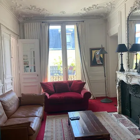 4 Bedroom Luxury Eiffel Tower *