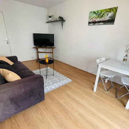 Porte De Versailles Abbe Groult Apartment