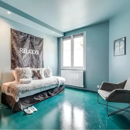 Apartment Modern And Bright 2bd For 11 Guests In Le Marais!