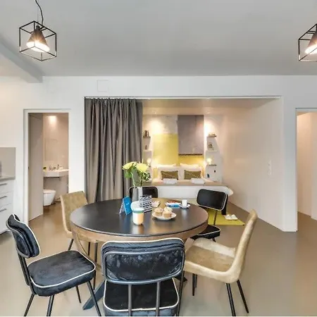 Modern And Eclectic 3bd Duplex In Le Marais! *