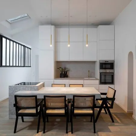 Tour Eiffel - Champ De Mars Exquisite 3bd 3bth Paris