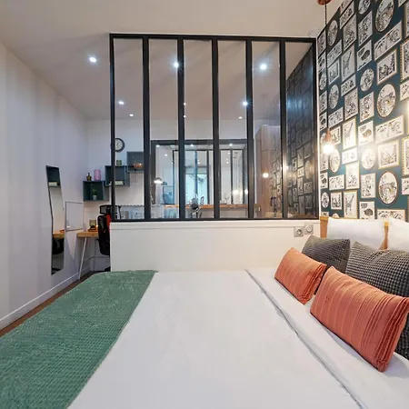 Fabulous Comfortable With Updated Finishes And Design Next To Champ De Mars アパート