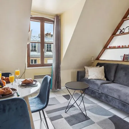 Eiffel Tower & Invalides - Cityapartmentstay *