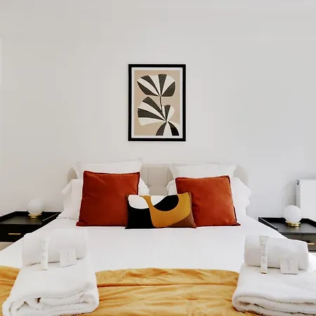 Pick A Flat's In Montmartre - Rue Ordener *