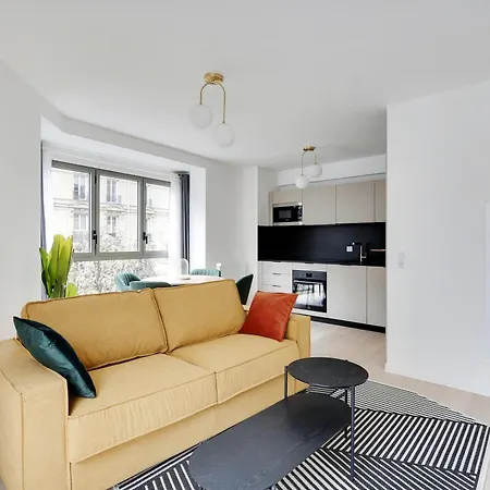 Pick A Flat's In Montmartre - Rue Ordener