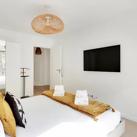 Pick A Flat's In Montmartre - Rue Ordener