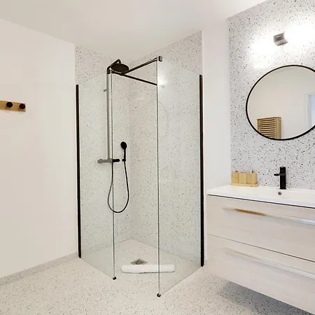 Pick A Flat's In Montmartre - Rue Ordener Paris