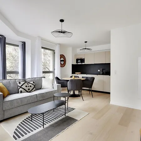 Pick A Flat's In Montmartre - Rue Ordener