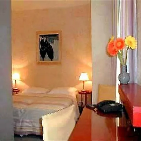 Hotel Du Continent Paris