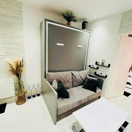 Roli Apartment