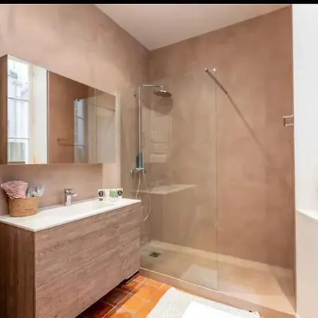 4 Bedroom Luxury Eiffel Tower Paris