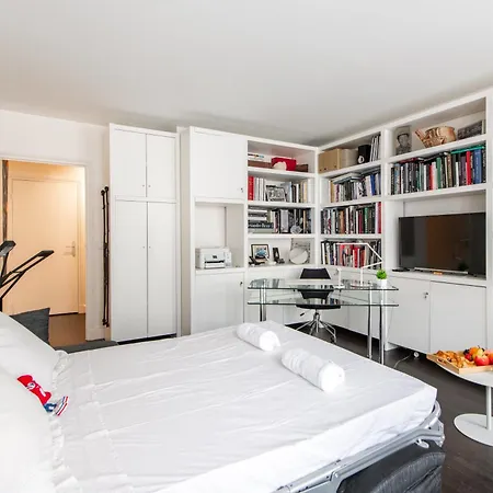 Charming 4 Guests At Galeries Lafayette And Printemps 9th Ard With Air Conditioning * Paris