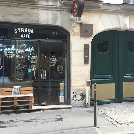 Transparent Marais Paris