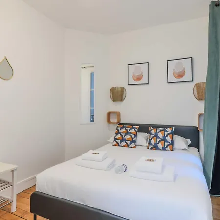 Apartment Cozy Parisian Retreat In The Heart Of The City