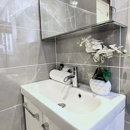 Luxury Family Getaway Near Place Vendome