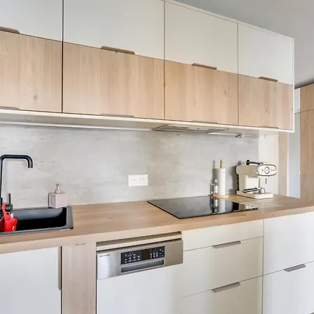 Luxury 75m2 With Eiffel Tower View, 1 Min Metro, Parking Apartment