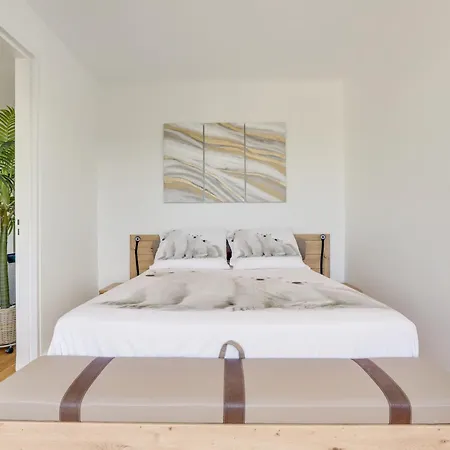 Apartment Luxury 75m2 With Eiffel Tower View, 1 Min Metro, Parking