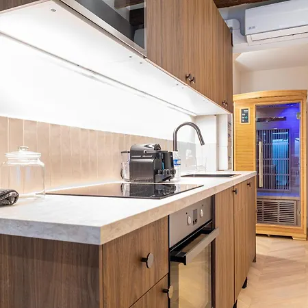Lavie Maison Ac & Jacuzzi Apartment