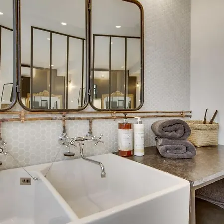 Stylish And Sunny 7bd With Garden For 17 Guests! Appartement *