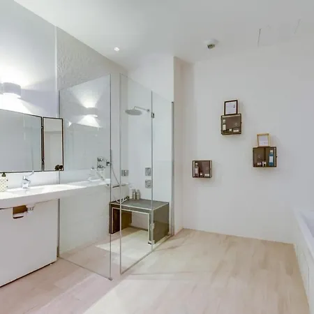 Stylish And Sunny 7bd With Garden For 17 Guests! Appartement *