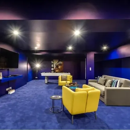 Modern And Eclectic 3bd Duplex In Le Marais! Apartment