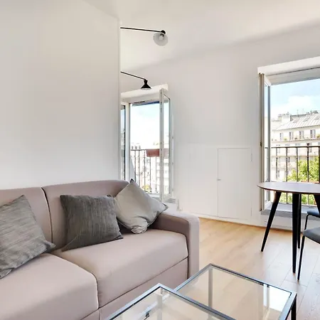 Superb Bright Clichy Montmartre
