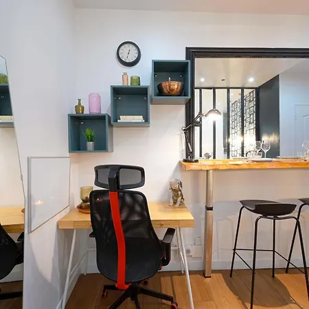 Fabulous Comfortable With Updated Finishes And Design Next To Champ De Mars パリ
