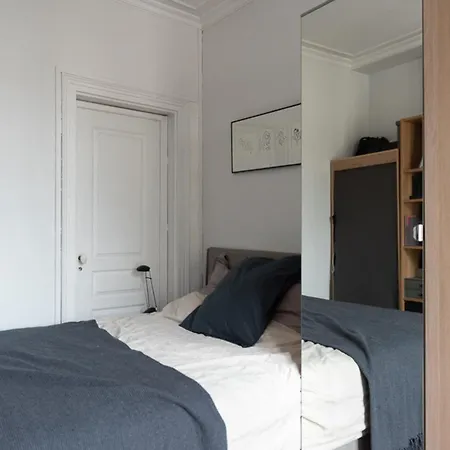Love Cocoon With Balcony Apartment Paris