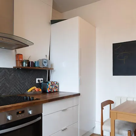 Love Cocoon With Balcony Apartment *