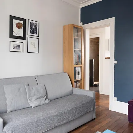 Love Cocoon With Balcony Apartment