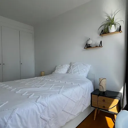 2 Private Bedrooms, Montparnasse Station Alloggio in famiglia