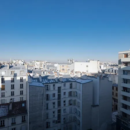 Eiffel Tower Loft Apartment *
