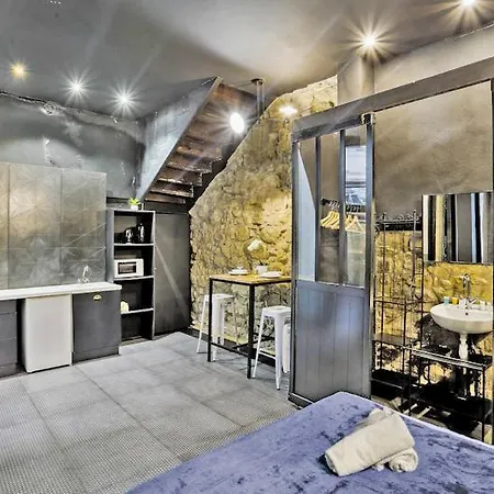 332 Grey - Superb In * Paris