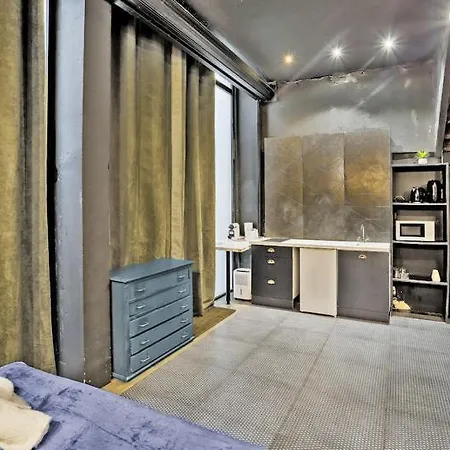 332 Grey - Superb In Paris